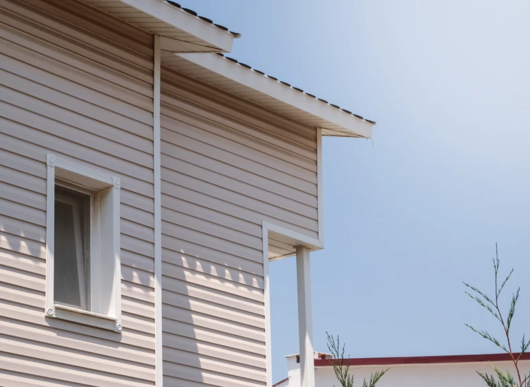 Beige horizontal vinyl siding